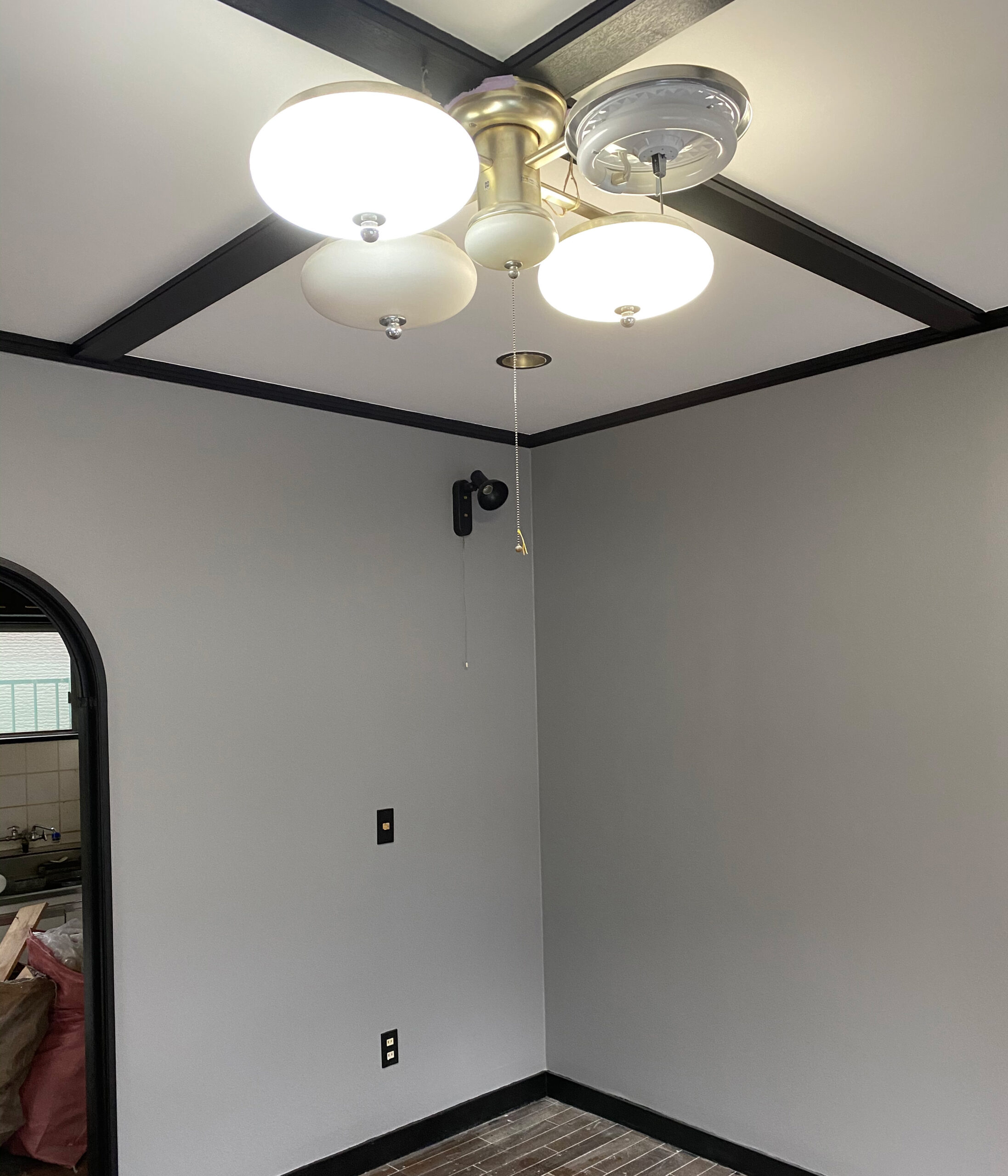 Read more about the article 【室内塗装】調布市S様邸